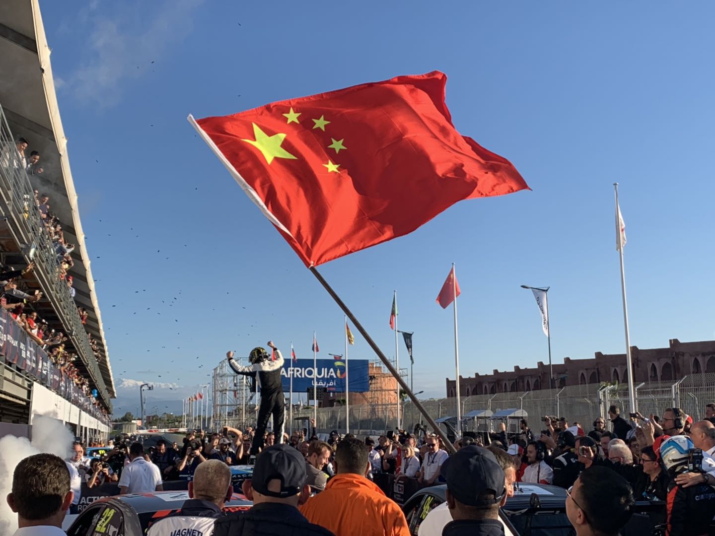 半岛体育入口-南美运动员力压群雄，一路高歌！的简单介绍