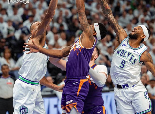 半岛体育官方下载-关于巴塞罗那遭遇两连败，晋级形势岌岌可危的信息