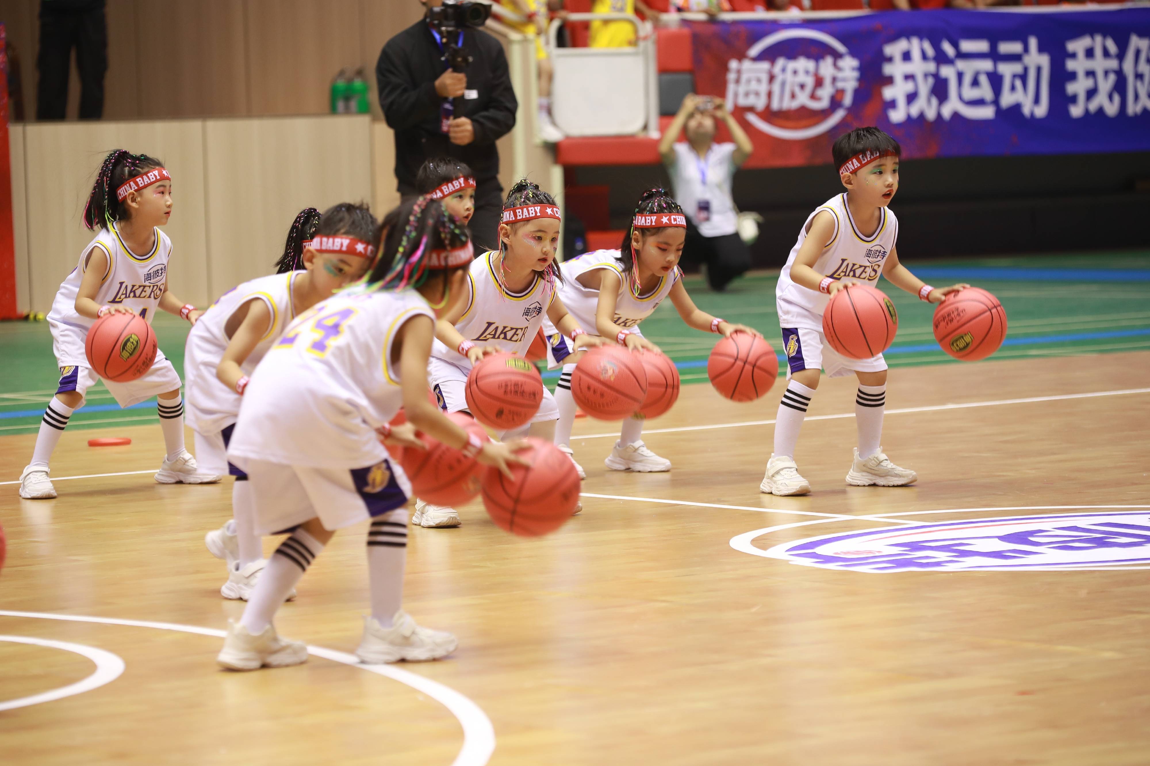 半岛综合平台app下载-儿童篮球比赛开展，培育未来篮球健将